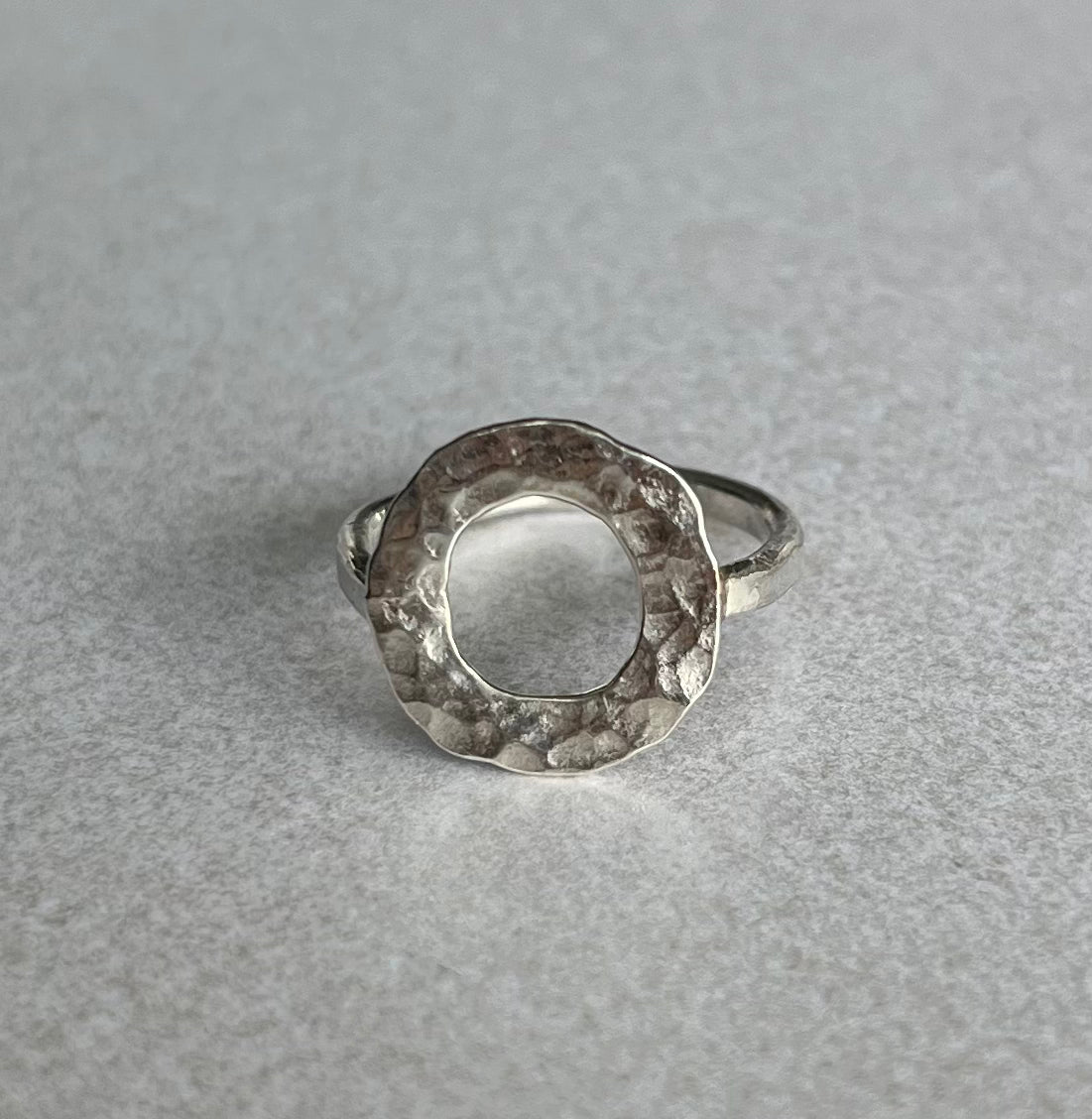 Hammered circle ring